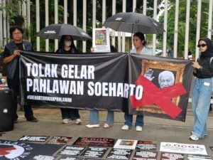 Aksi Tolak Gelar Pahlawan Soeharto