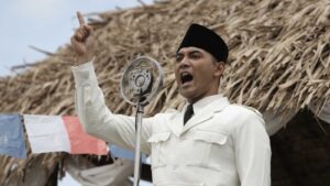 Ario Bayu berperan sebagai Soekarno dalam film “Soekarno: Indonesia Merdeka”.