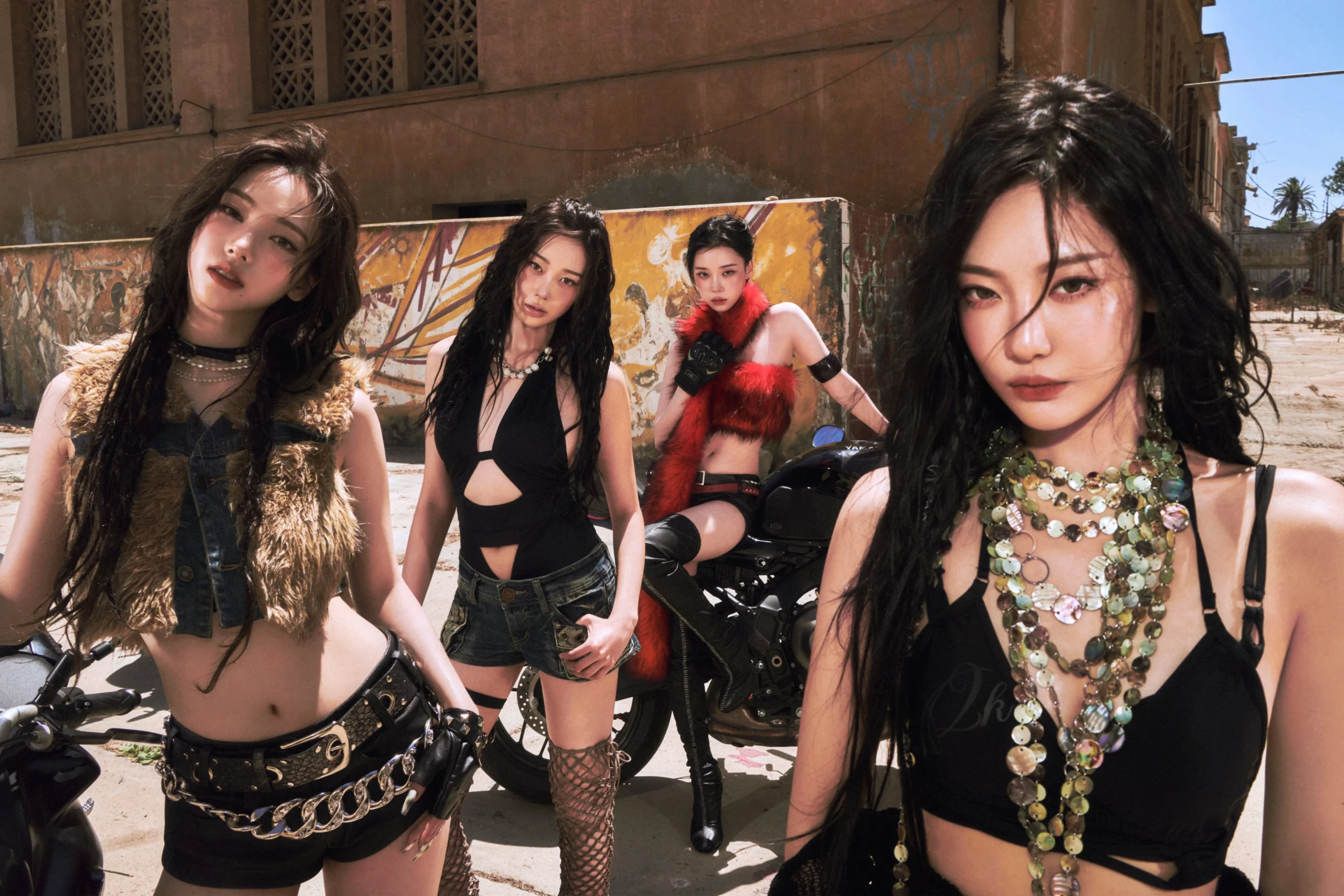 Keempat anggota aespa dalam Perilisan Mini Album “Rich Man”.