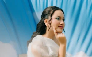 Potret Rara Sudirman untuk perilisan lagu “Apa Salahnya”.