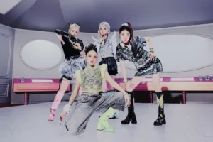 Potret VVUP dalam perilisan single “Super Model”.