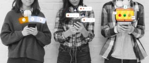 Ilustrasi Melihat Video Politik. Foto/Freepik