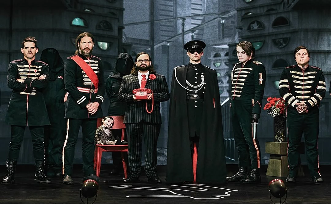 Potret My Chemical Romance dalam konser tur Black Parade.
