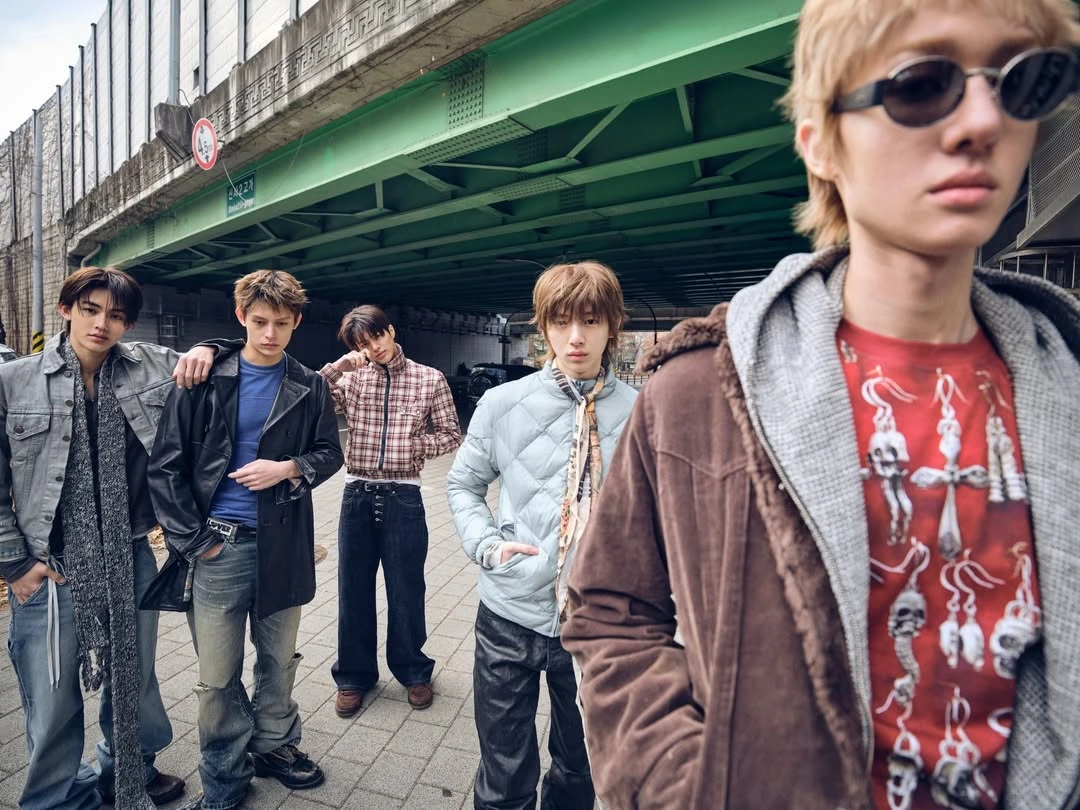 Potret boy group CORTIS.