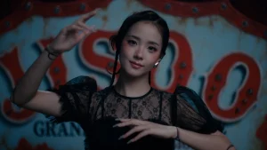 Potret Jisoo BLACKPINK dalam perilisan video musik “Click”.