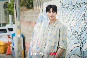 Potret Byeon Woo-seok dalam drama “Lovely Runner”.