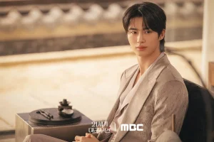 Potret Byeon Woo-seok dalam drama “Perfect Crown”.