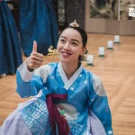 Potret aktris Shin Hae-sun dalam drama Korea “Mr. Queen”.